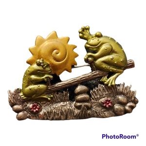 Darling Dash 80s Vintage Frogs Playing At Sunrise Brooch